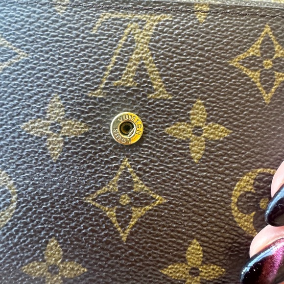 Louis Vuitton Elise Wallet - Picture 11 of 12